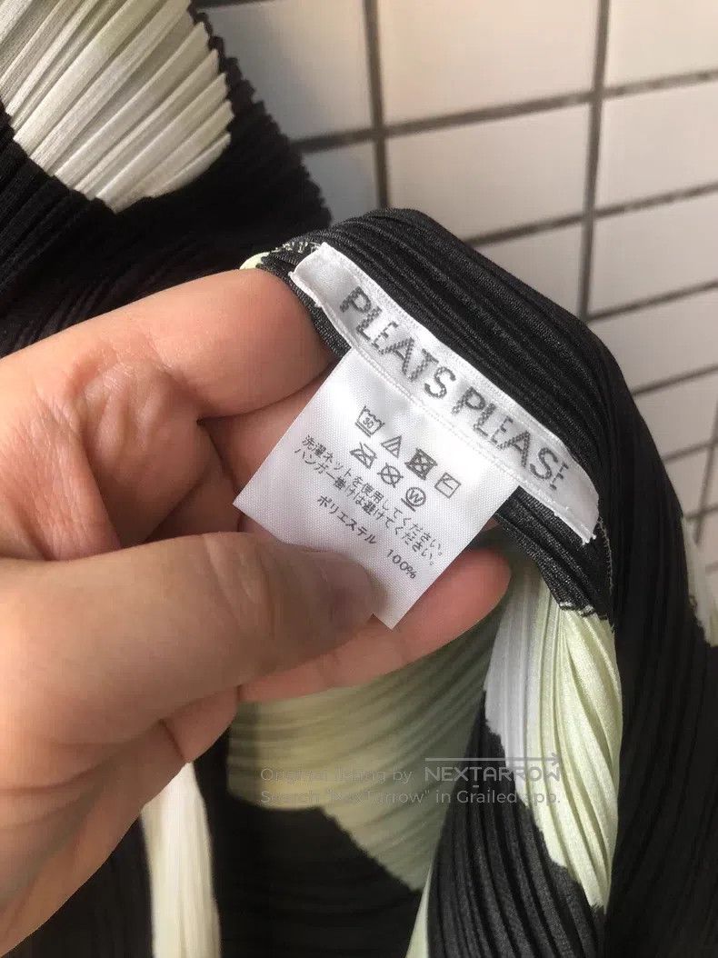 Issey Miyake Issey Miyake Black Short-Sleeve T-shirt Size L / US 10 / IT 46 - 2 Thumbnail