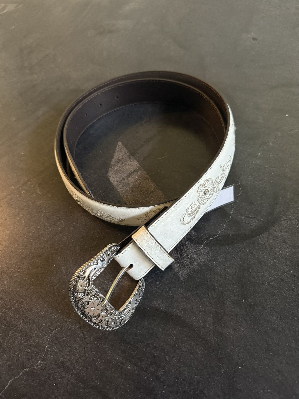 Other Shyanne White & Silver Concho Rhinestone belt Size 46 - 2 Thumbnail