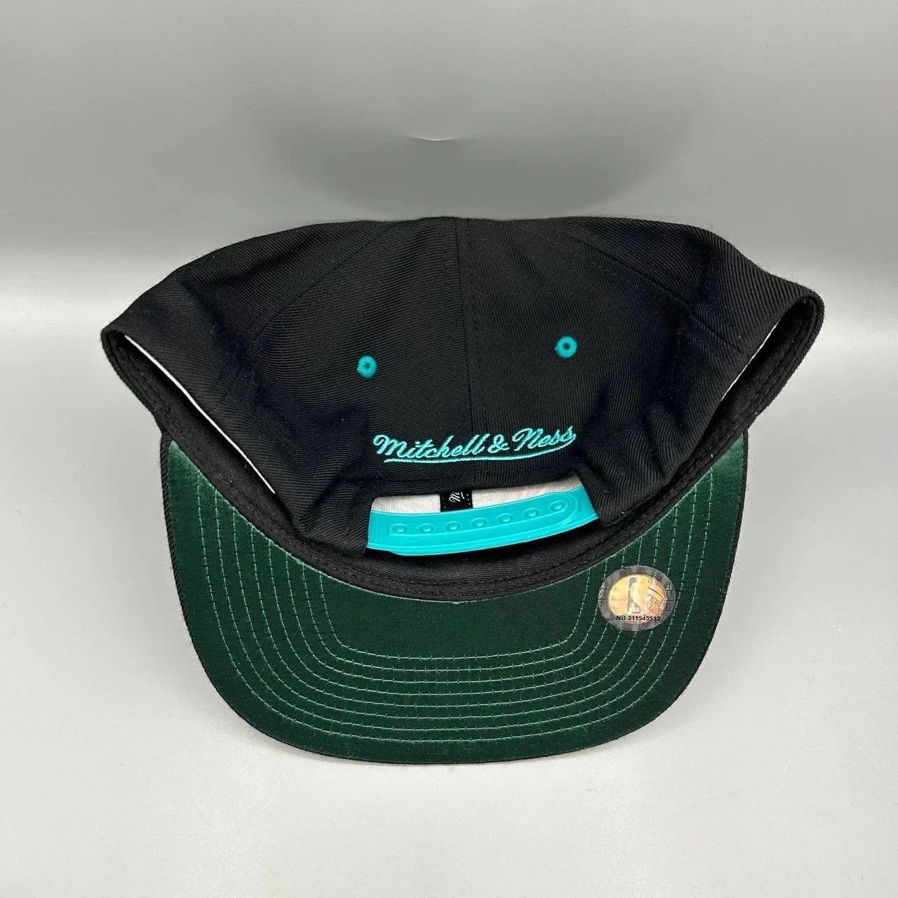 Mitchell & Ness Vancouver Grizzlies Hat Men Snap Back Cap Hardwood Classics Size ONE SIZE - 9 Thumbnail