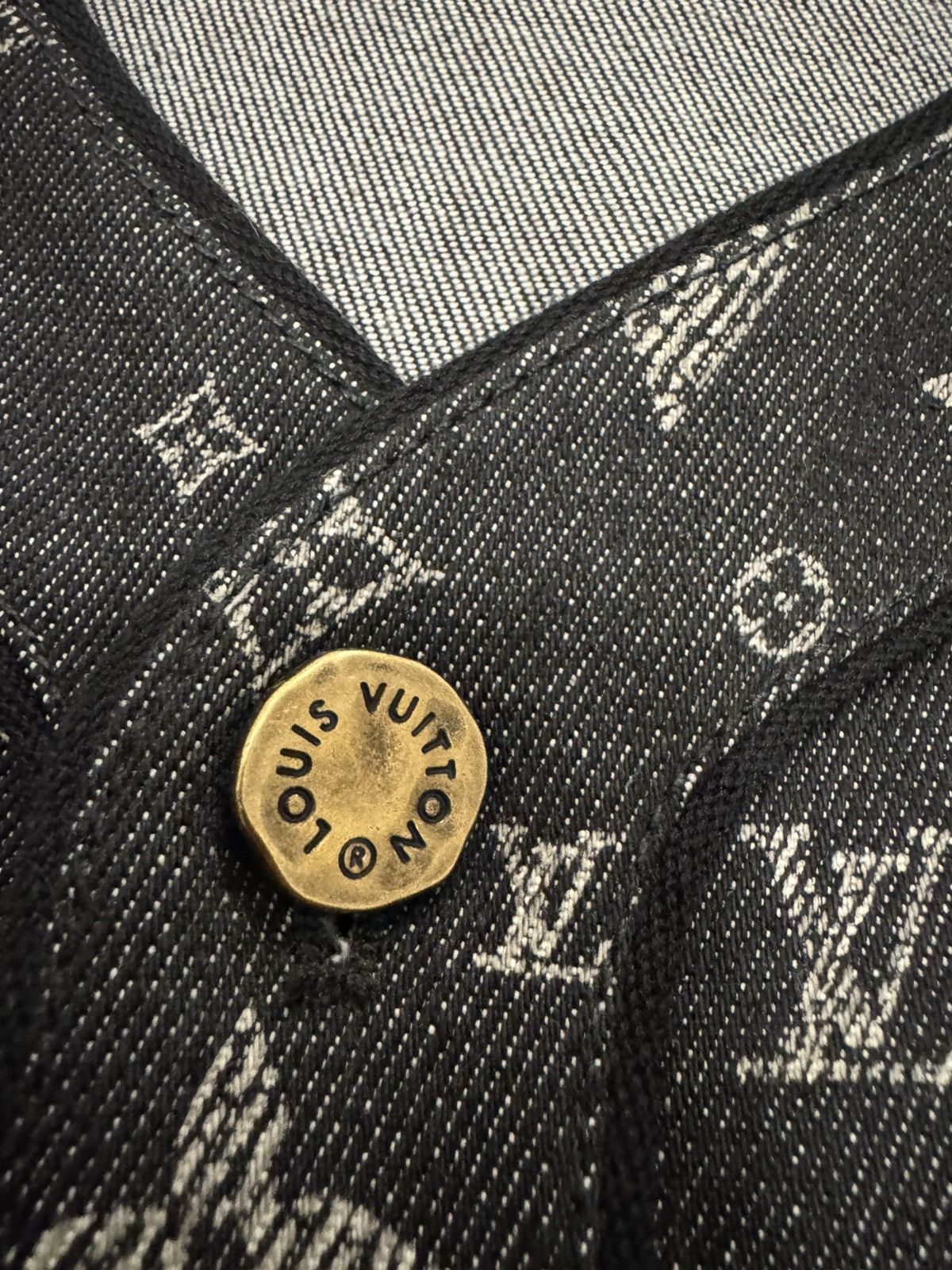 Louis Vuitton Louis Vuitton Denim Button Up Size US XL / EU 56 / 4 - 5 Thumbnail