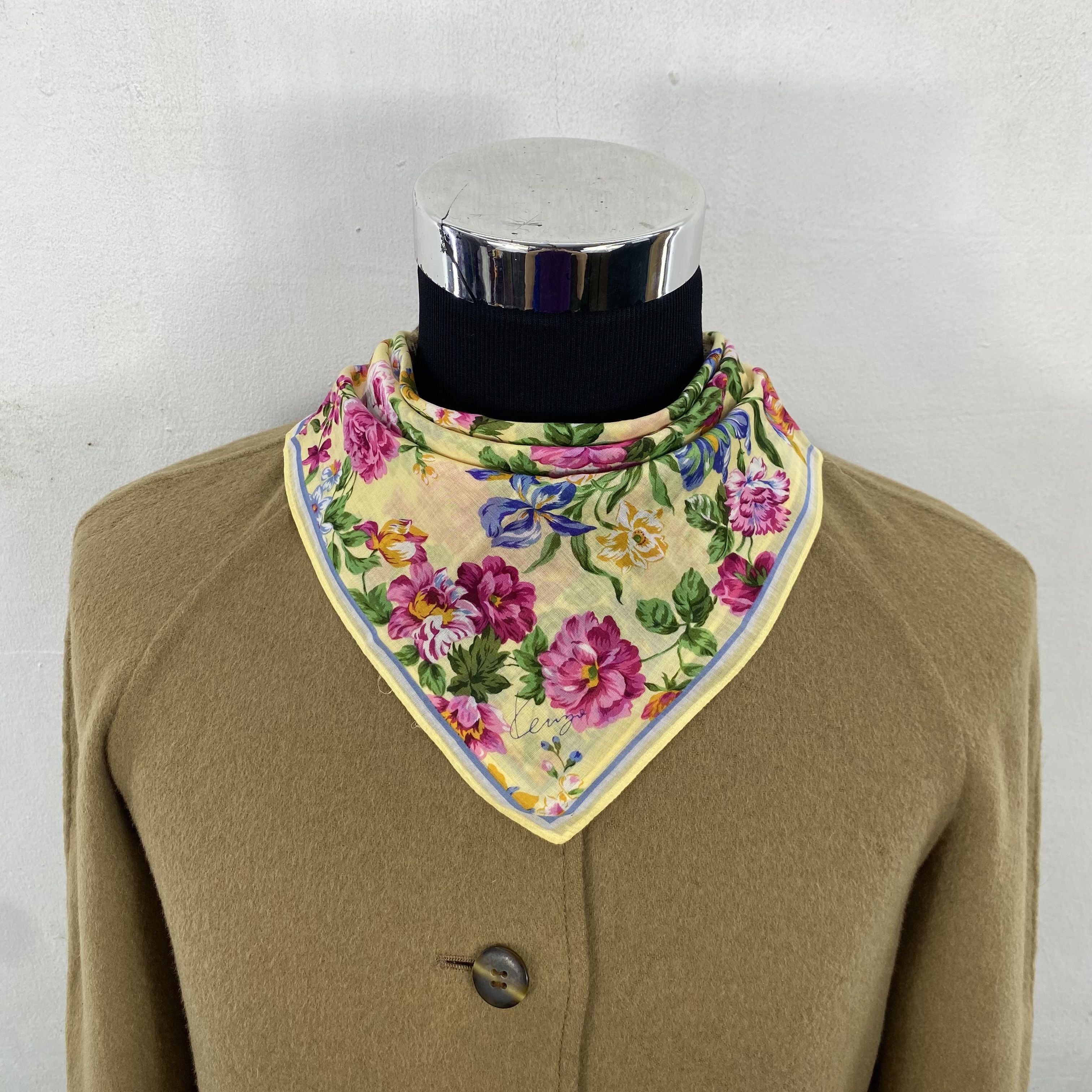 Kenzo × Vintage Vintage Kenzo Handkerchief Neckerchief Bandana H210P Size ONE SIZE - 1 Thumbnail