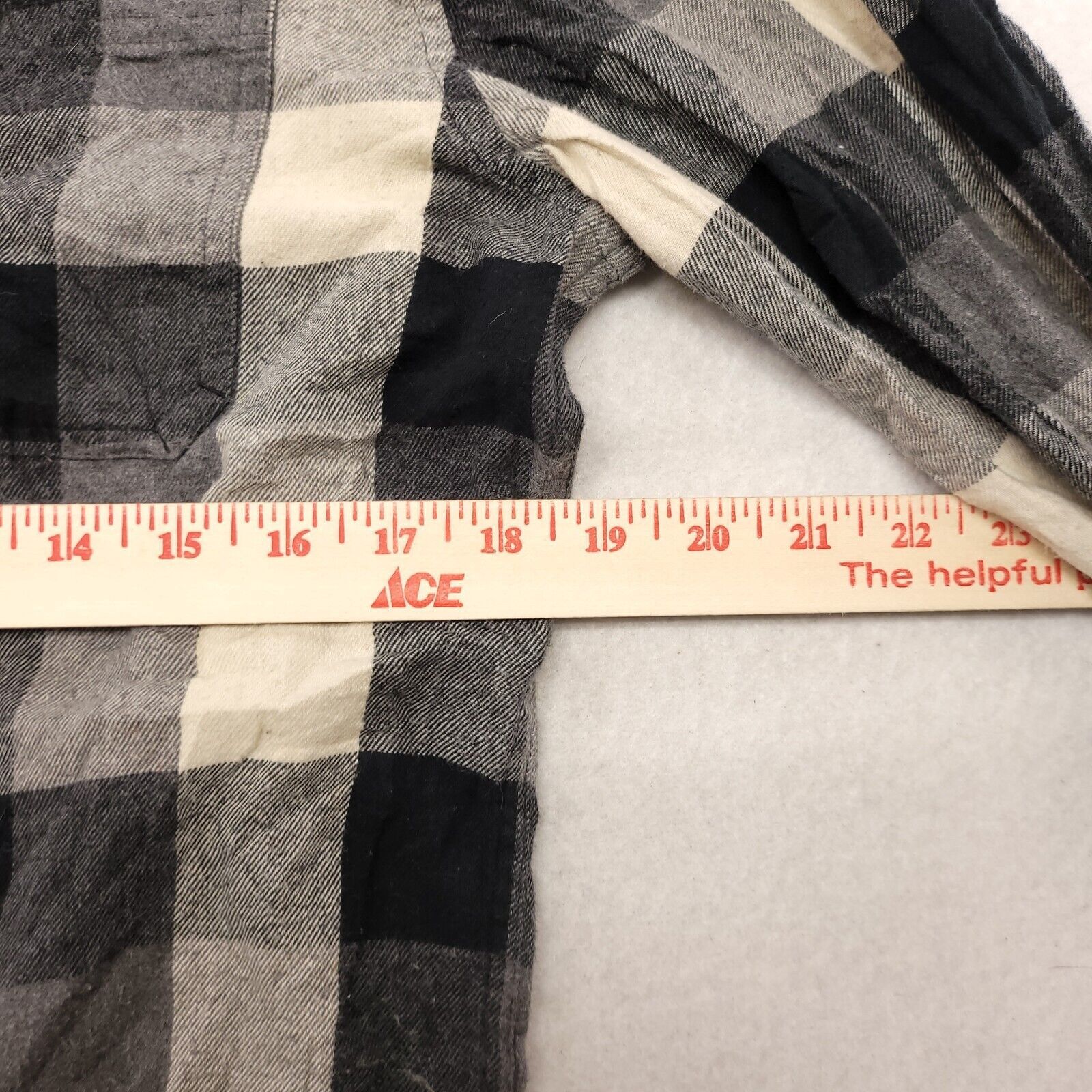 Urban Pipeline Urban Pipeline Gingham Flannel Shirt Mens Size Small S Gray Size US S / EU 44-46 / 1 - 9 Thumbnail