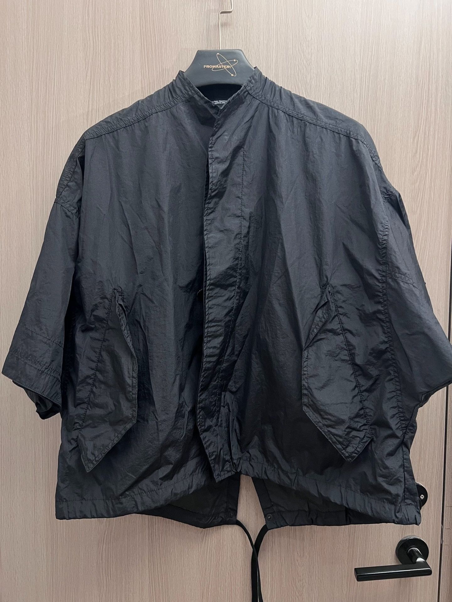 Julius Julius_7 Nylon 3/4 Sleeve Collarless Robe Size US L / EU 52-54 / 3 - 1 Thumbnail