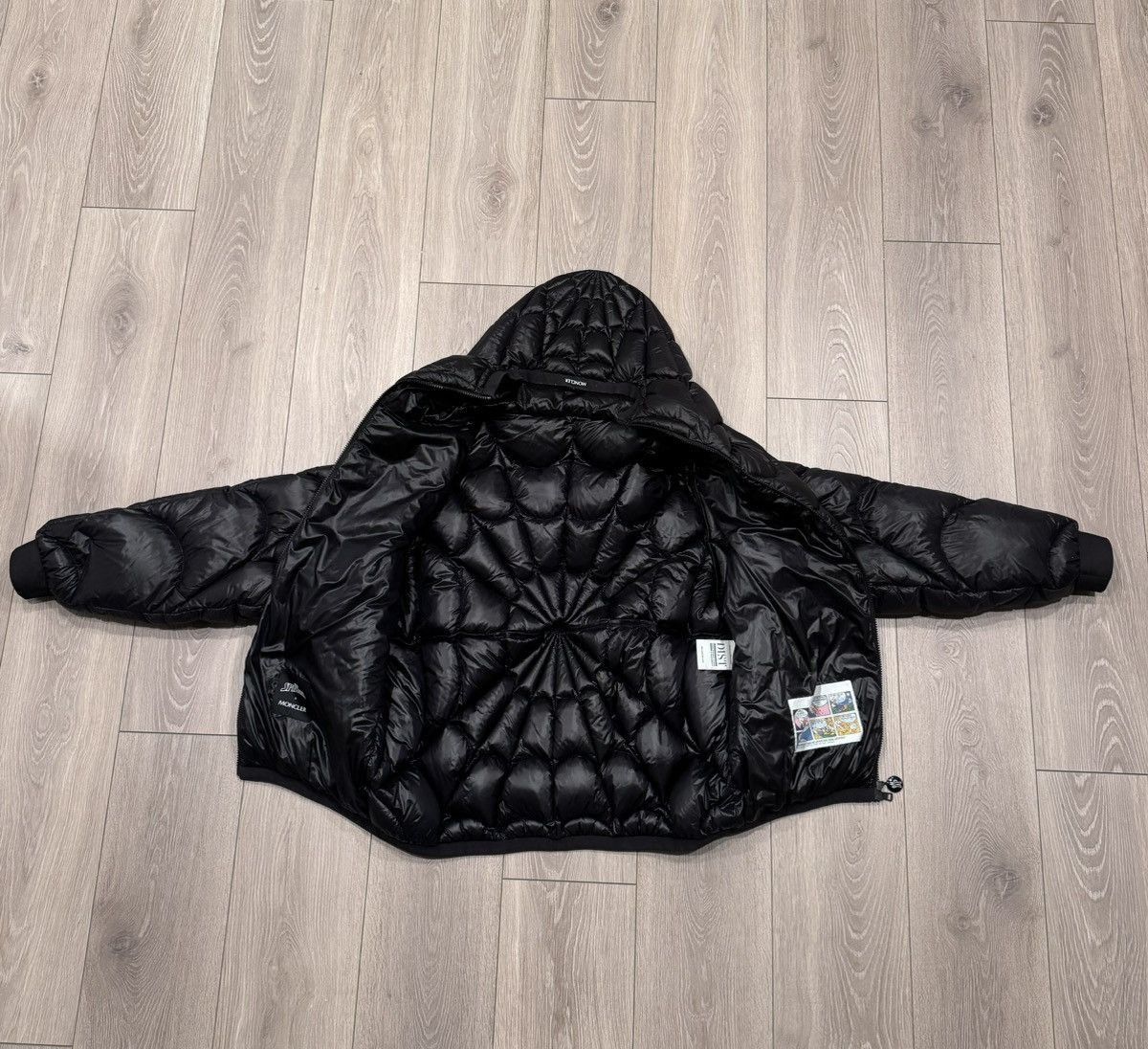 Moncler Moncler x Spiderman Violier Down Jacket Size US L / EU 52-54 / 3 - 2 Thumbnail
