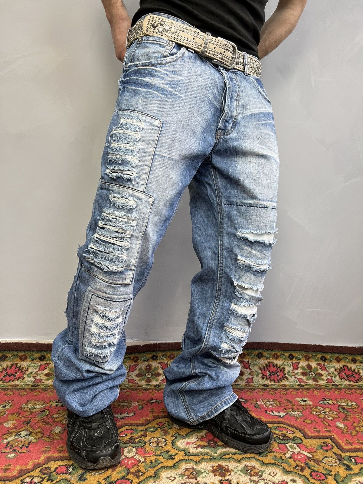 Japanese Brand × Vintage Vintage Y2K/2000s Grunge Light Wash Distressed Jeans+belt Size US 32 / EU 48 - 1 Thumbnail