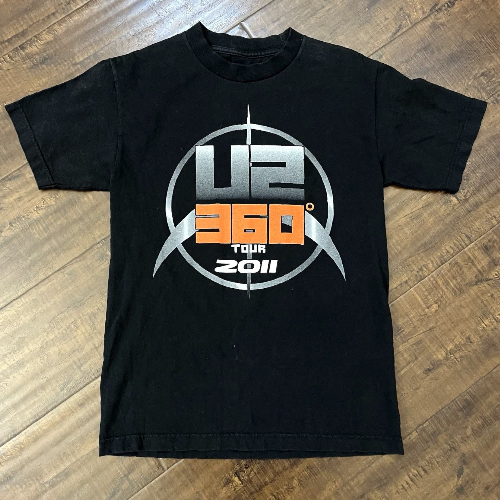 Vintage VINTAGE U2 360 Tour T-Shirt Mens S Black Short Sleeve Music 2009 Band Rock Bono (Adult Small) Size US S / EU 44-46 / 1 - 4 Thumbnail