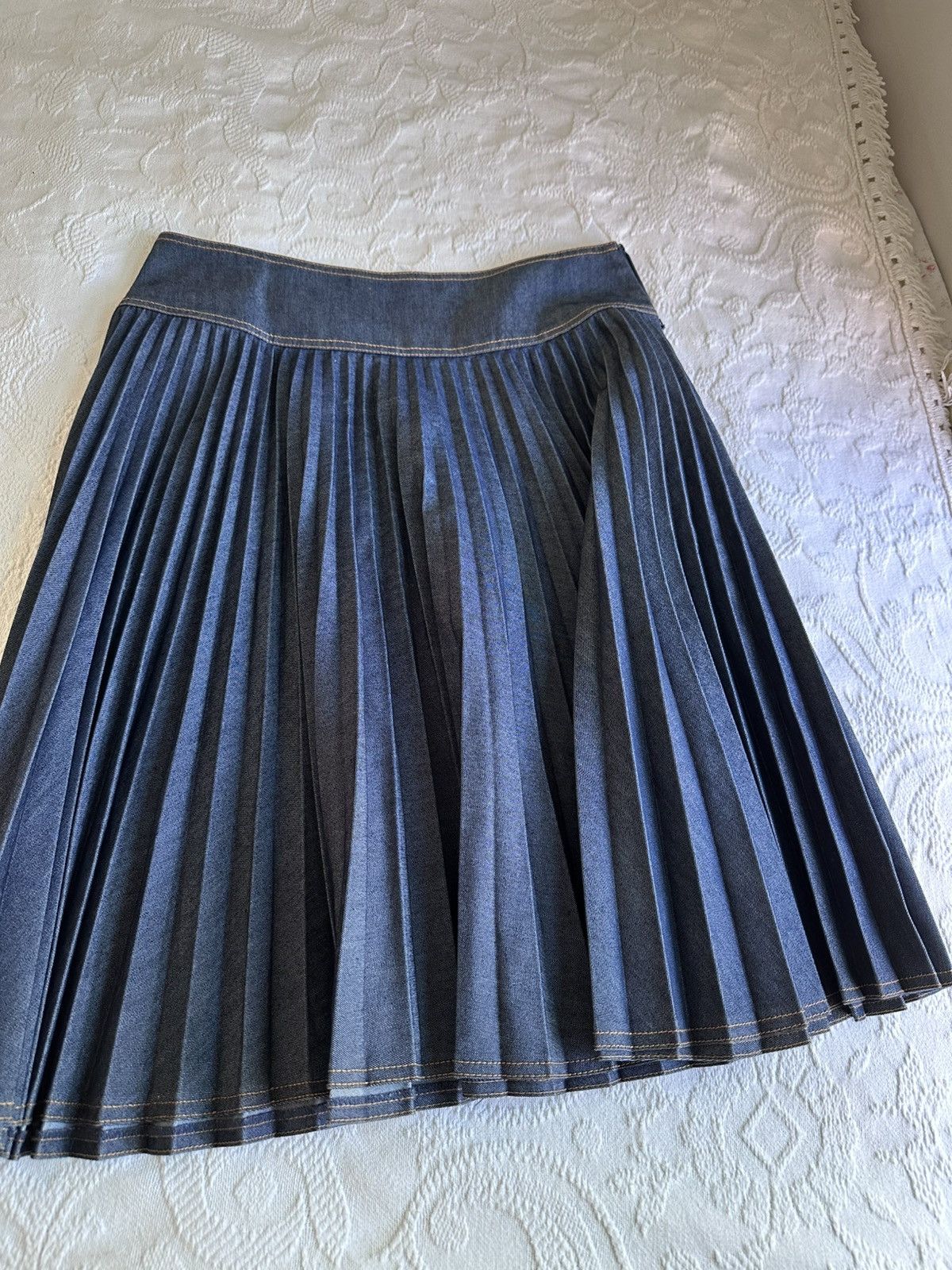 DKNY Dkny pleated denim skirt Size 30" / US 8 / IT 44 - 1 Thumbnail