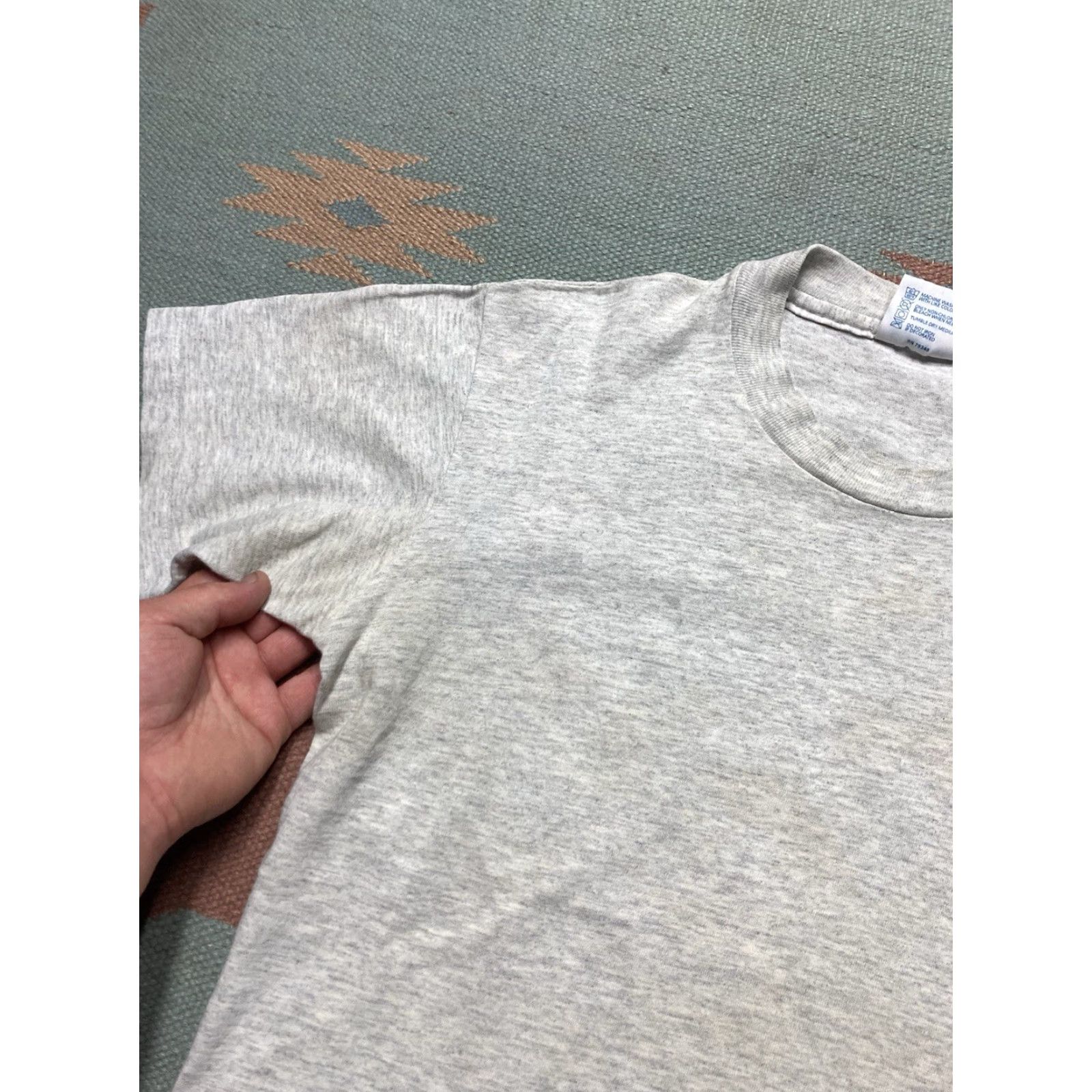 Vintage VINTAGE 90s T Shirt University of Miami Hurricanes Taz Looney Tunes College XL Men Gray T-Shirt 90s Mens Size US XL / EU 56 / 4 - 4 Thumbnail