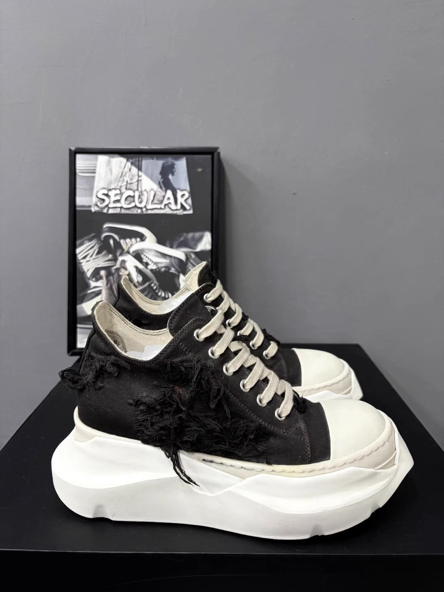 Rick Owens Rick Owens Two-Tone Beat-Up Low-Top Ramones K34 Size US 6 / IT 36 - 4 Thumbnail