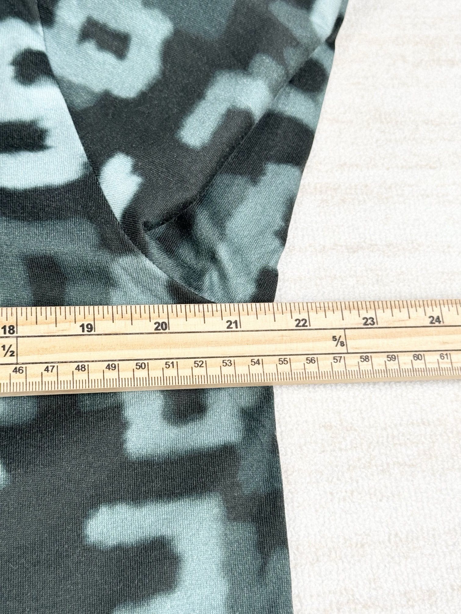 Supreme L/S tee Size US M / EU 48-50 / 2 - 8 Thumbnail