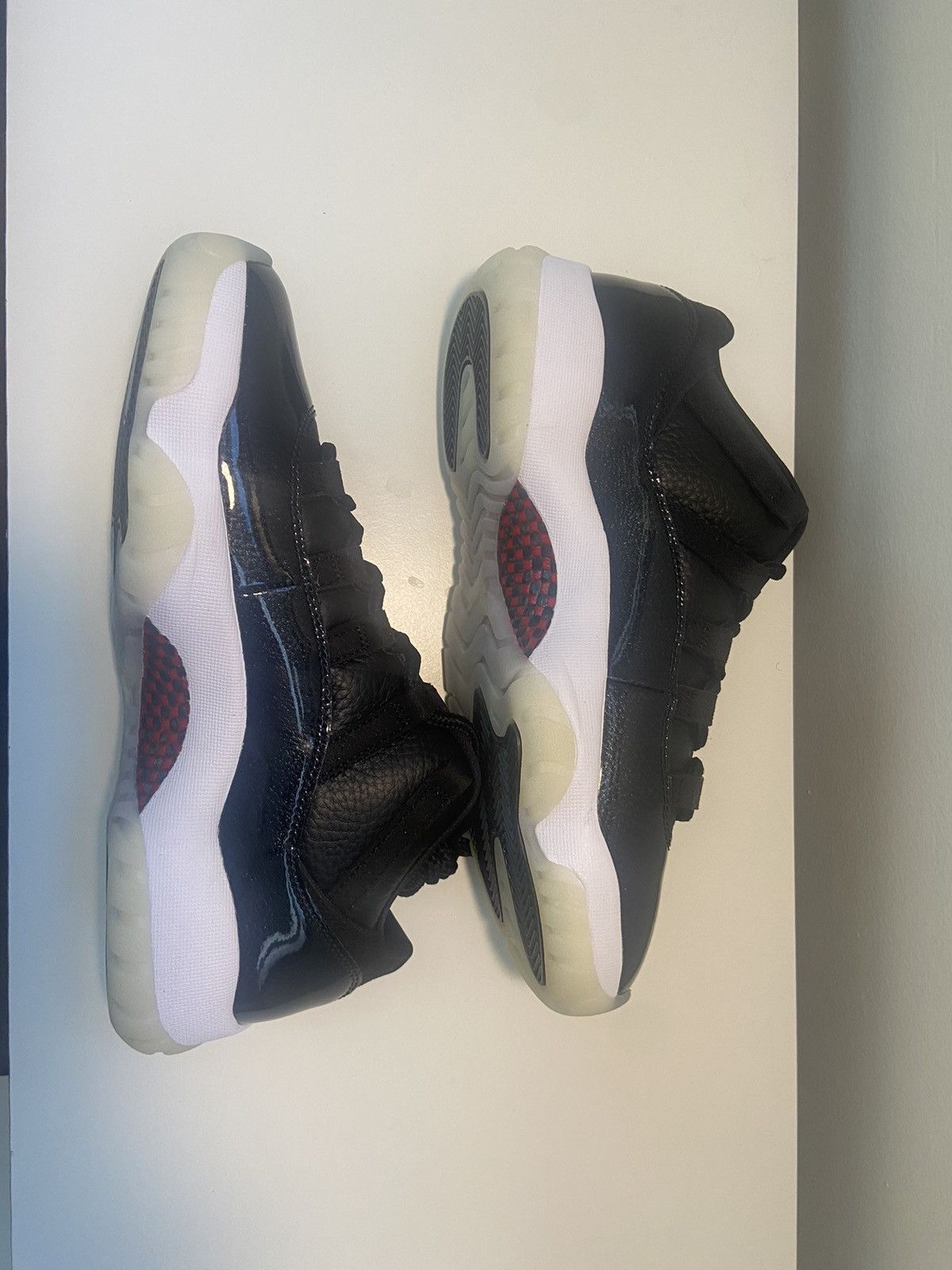 Jordan Brand Air Jordan 11 Retro Low 72-10 Size US 9 / EU 42 - 2 Thumbnail