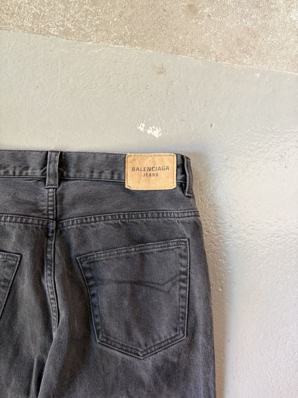 Balenciaga BALENCIAGA FALL22 LOST TAPE FLARED GREY JEANS SZ:XS Size US 30 / EU 46 - 12 Thumbnail