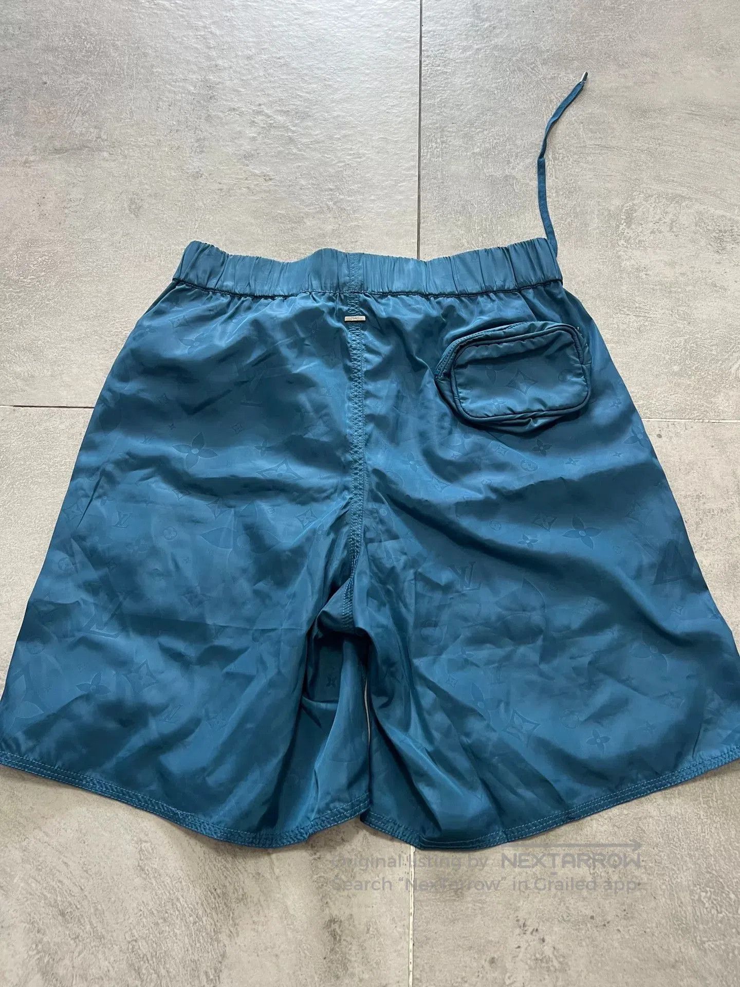 Louis Vuitton Louis Vuitton Logo 3D Beach Shorts. Size US 26 / EU 42 - 2 Thumbnail