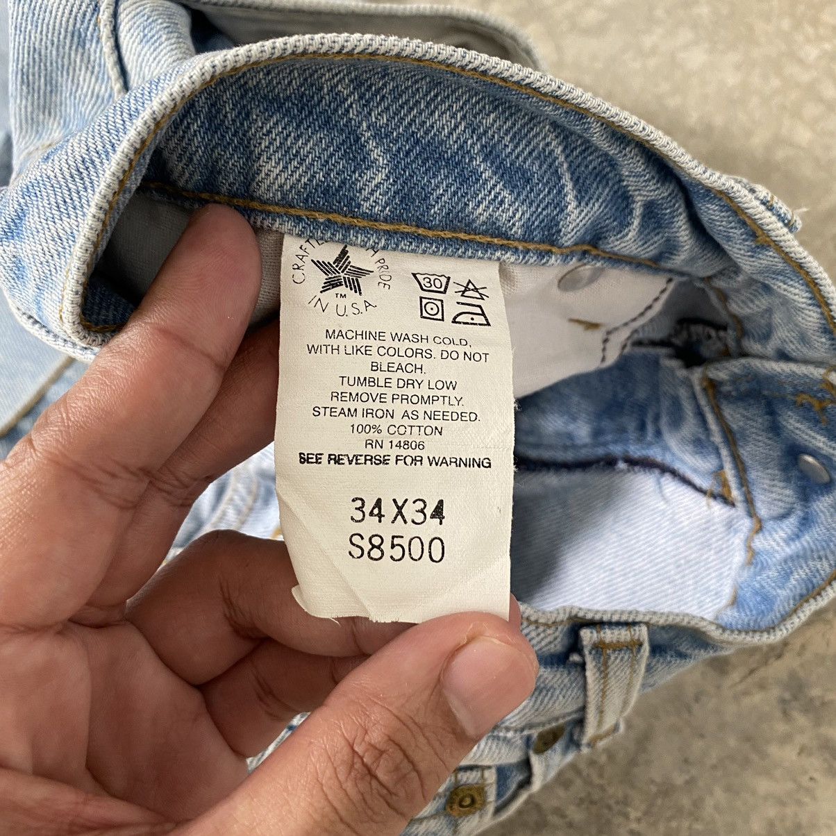Carhartt Vintage Carhartt Relaxed Fit Pale Blue Denim Jeans Size US 34 / EU 50 - 19 Thumbnail