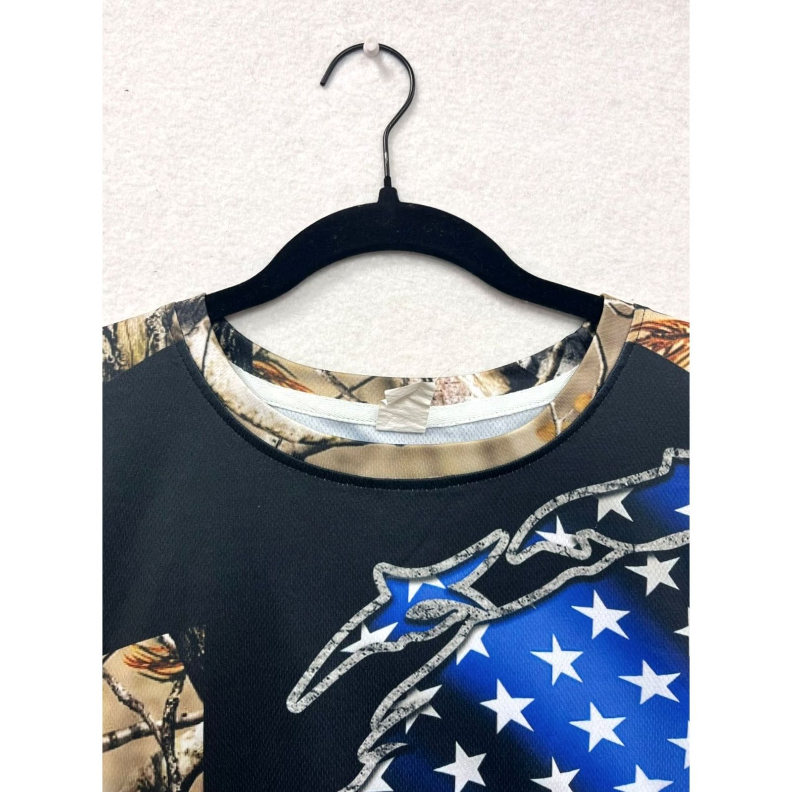 Under Armour Under Armour Mens L T-Shirt Camouflage USA Flag Deer Print Graphic Crew Neck Short Sleeve Black USA 90s? Size US L / EU 52-54 / 3 - 4 Thumbnail