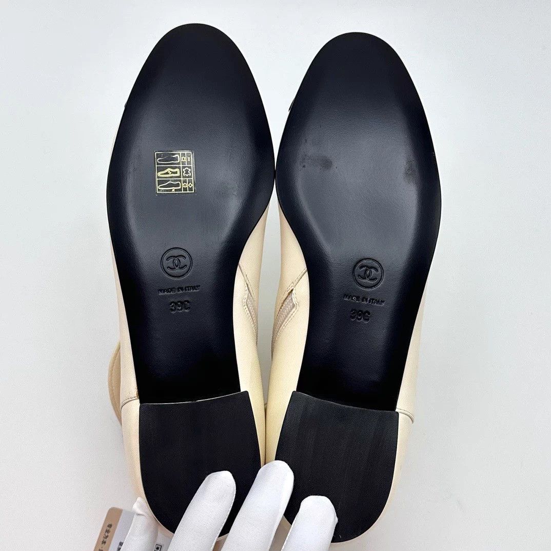 Chanel CHANEL color blocked letter-embroidered short boots 39 Size US 8 / IT 38 - 3 Thumbnail