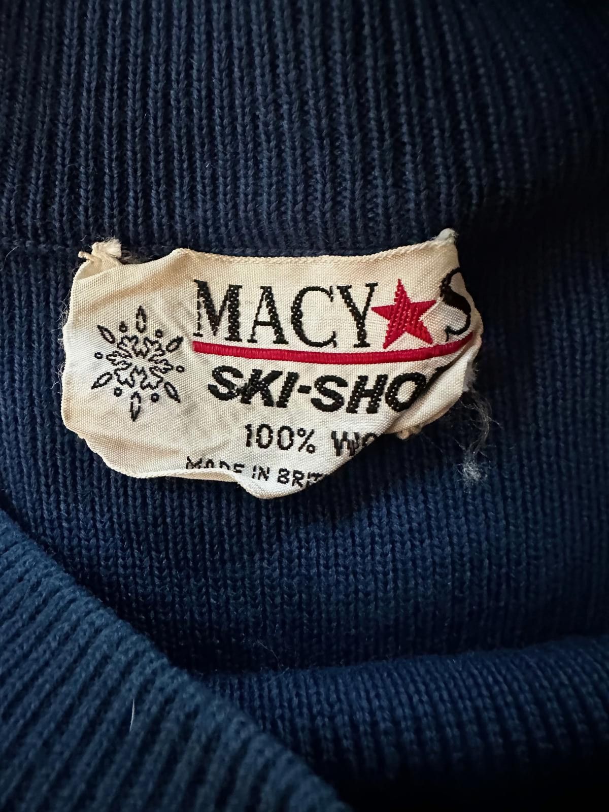 Macys Vintage Macy’s Ski Shop Wool Sweater 1970s USA S Size US S / EU 44-46 / 1 - 4 Thumbnail