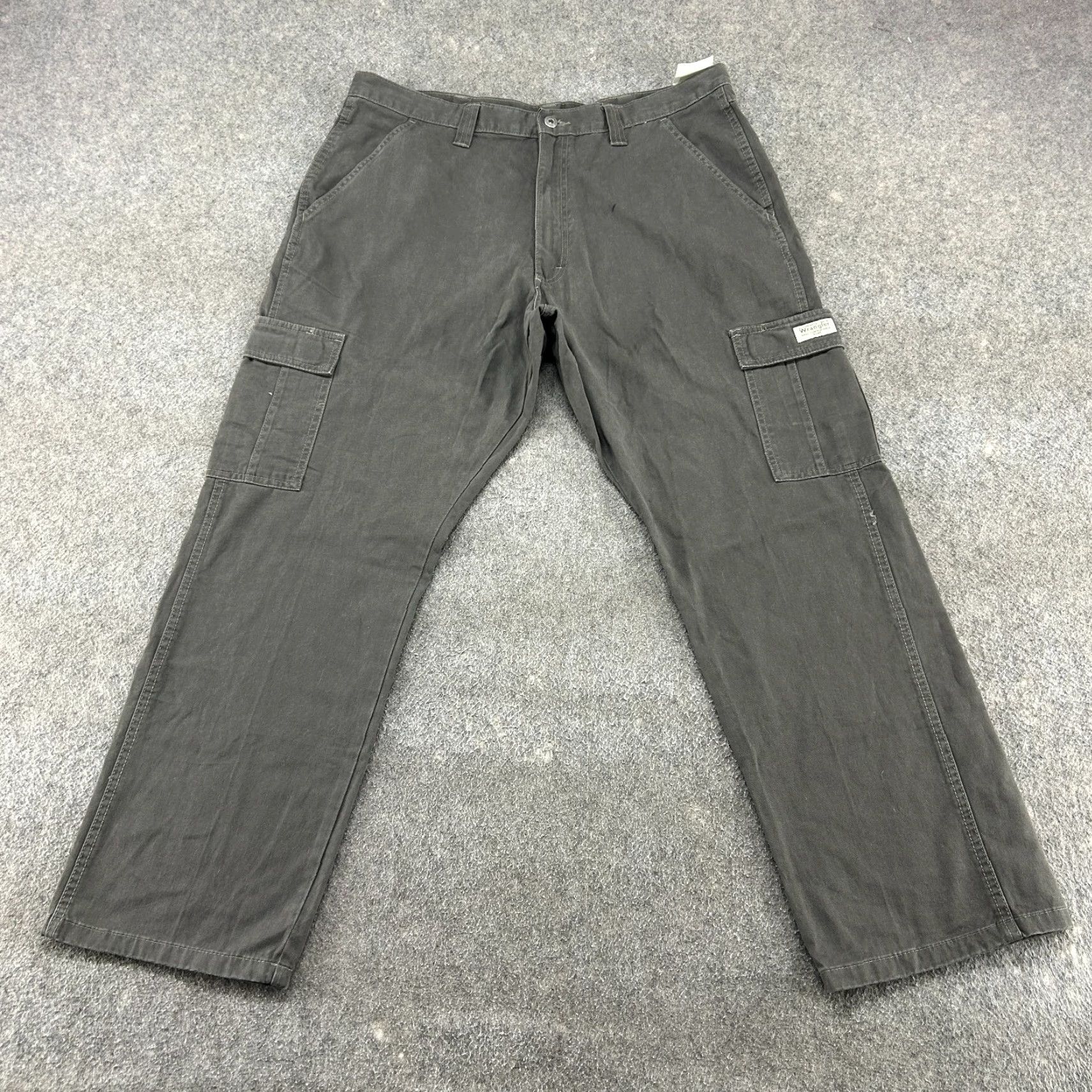 Wrangler Wrangler Pants Mens 38x30 Gray Cargo Canvas Relaxed Fit Workwear Cotton Stretch Pants Mens Regular 38 Gray Cargo Pocket Straight Inseam 30 Size US 38 / EU 54 - 3 Thumbnail