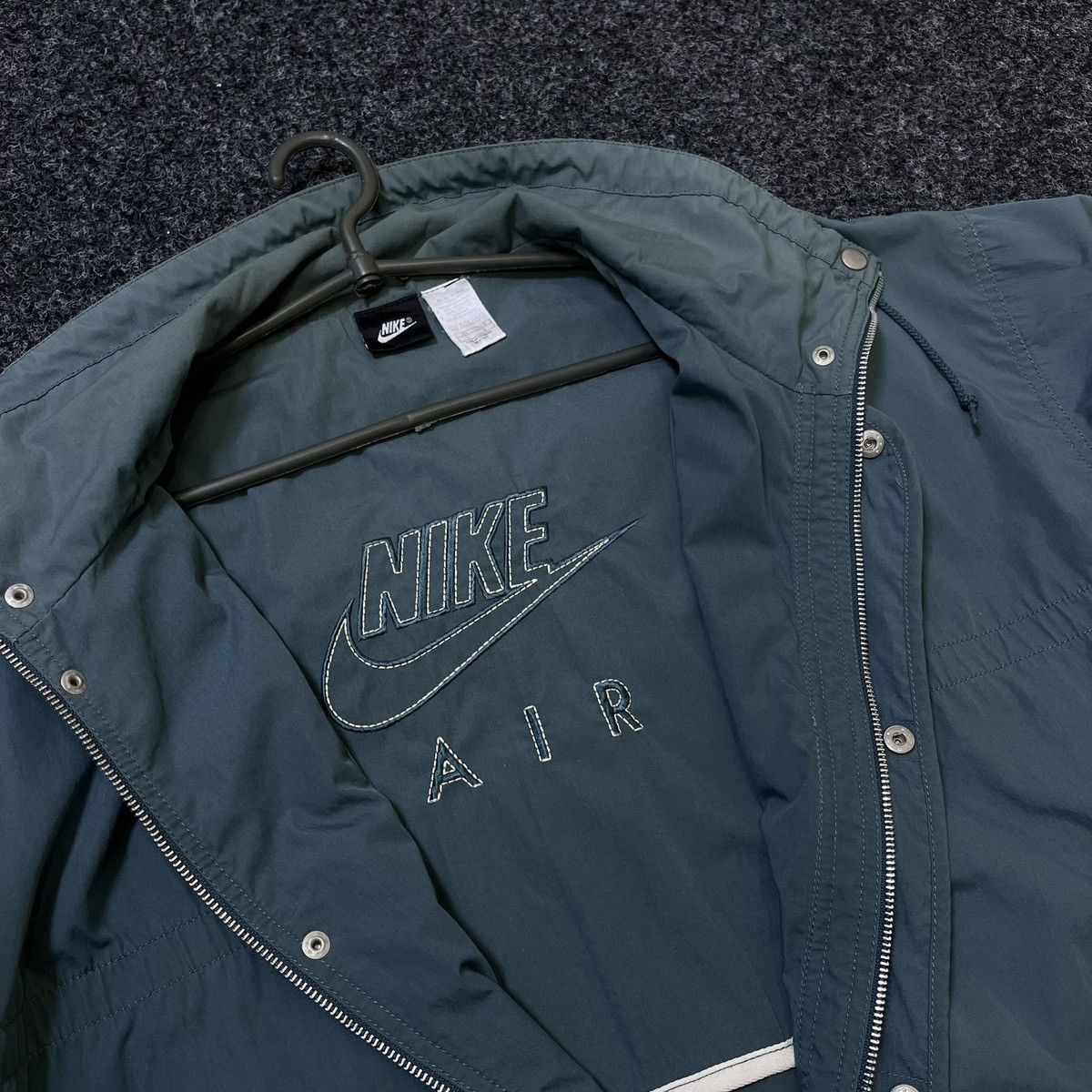Nike Vintage Nike AIR Nylon Zip Jacket Windbreaker Size US L / EU 52-54 / 3 - 3 Thumbnail