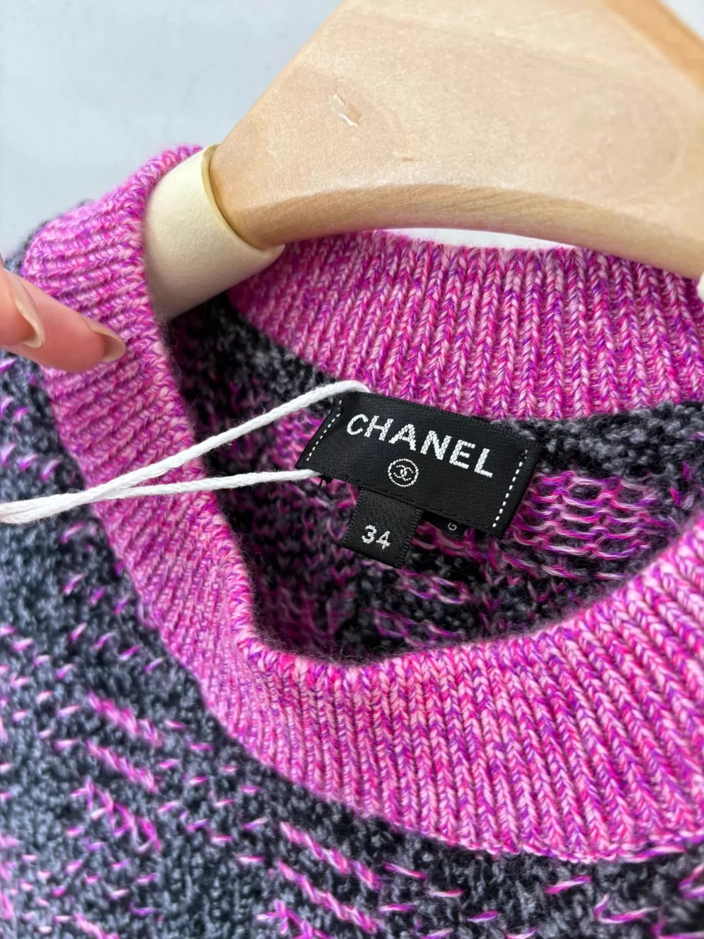 Chanel Chanel 22K Pink Check Cashmere Knit Vest Preserved Size 34 Size XS / US 0-2 / IT 36-38 - 3 Thumbnail