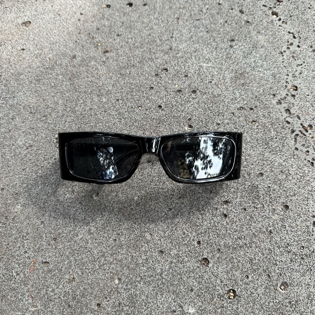 Other SUNGLASSES BRAND NEW CLASSIC RETRO VINTAGE QZ89258-02 Size ONE SIZE - 1 Thumbnail