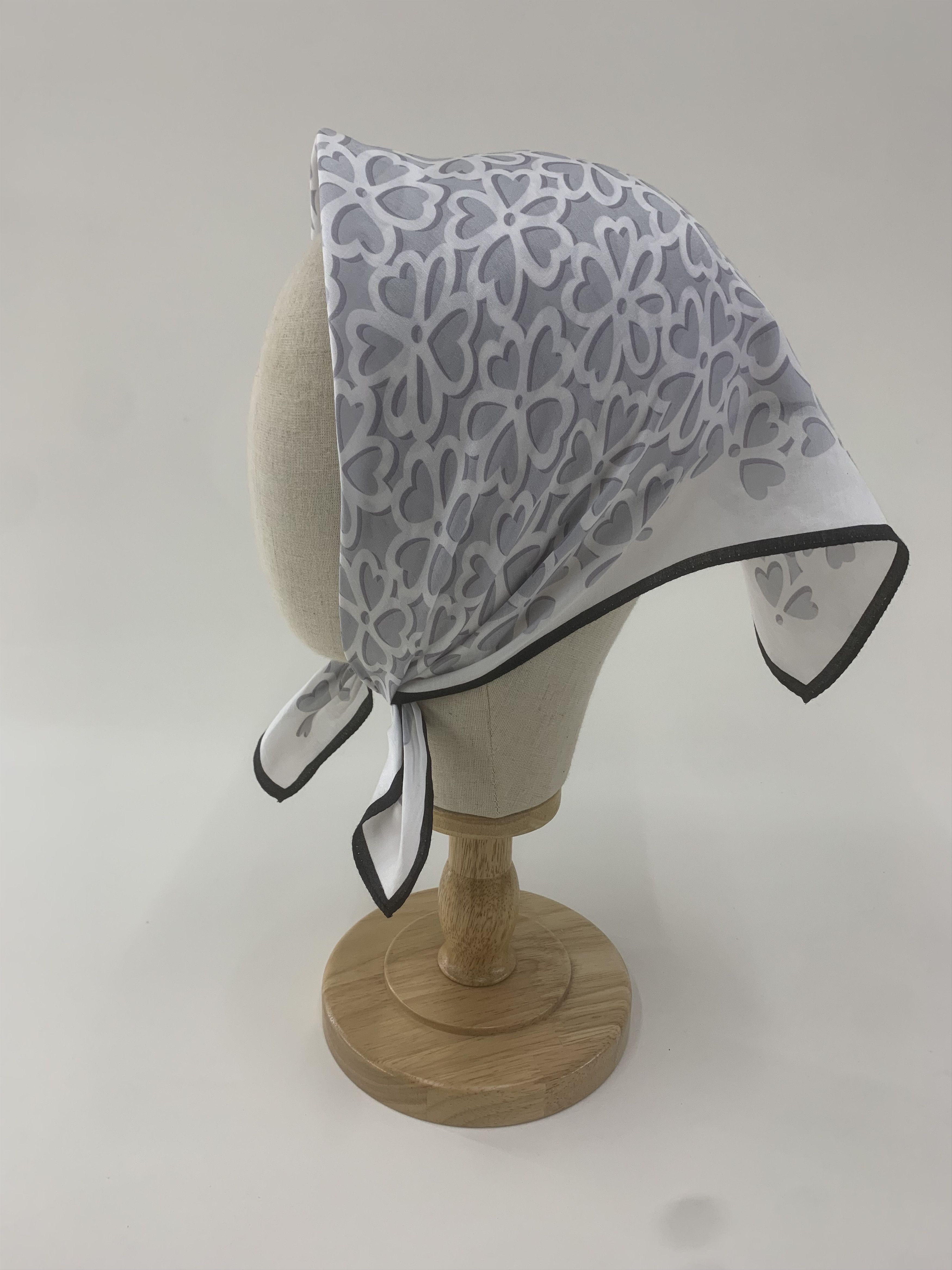Yves Saint Laurent Yves Saint Lauren Handkerchief Bandana Neckerchief TB1114 Size ONE SIZE - 3 Thumbnail