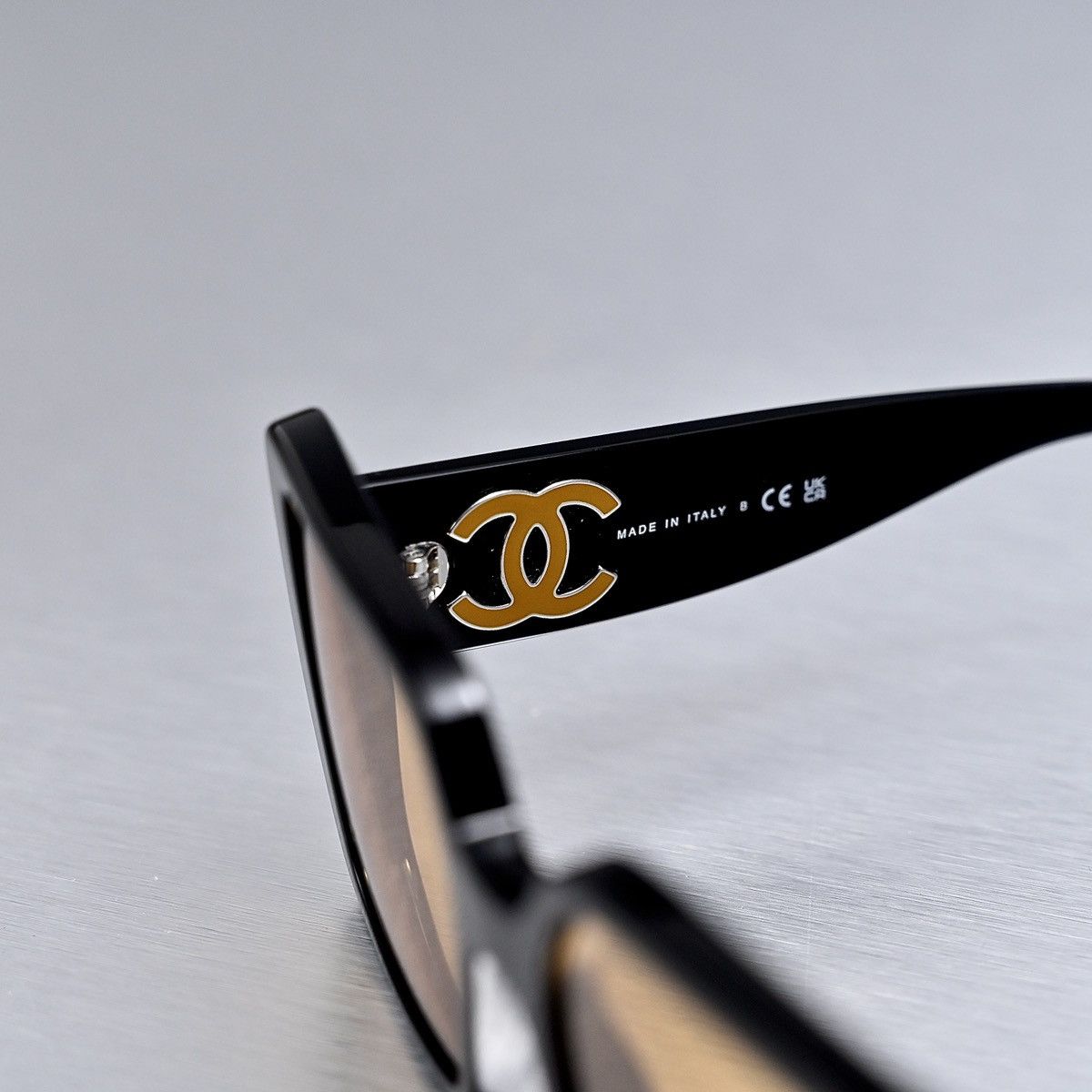 Chanel CHANEL 0CH5541 1799/7 SUNGLASSES Size ONE SIZE - 4 Thumbnail