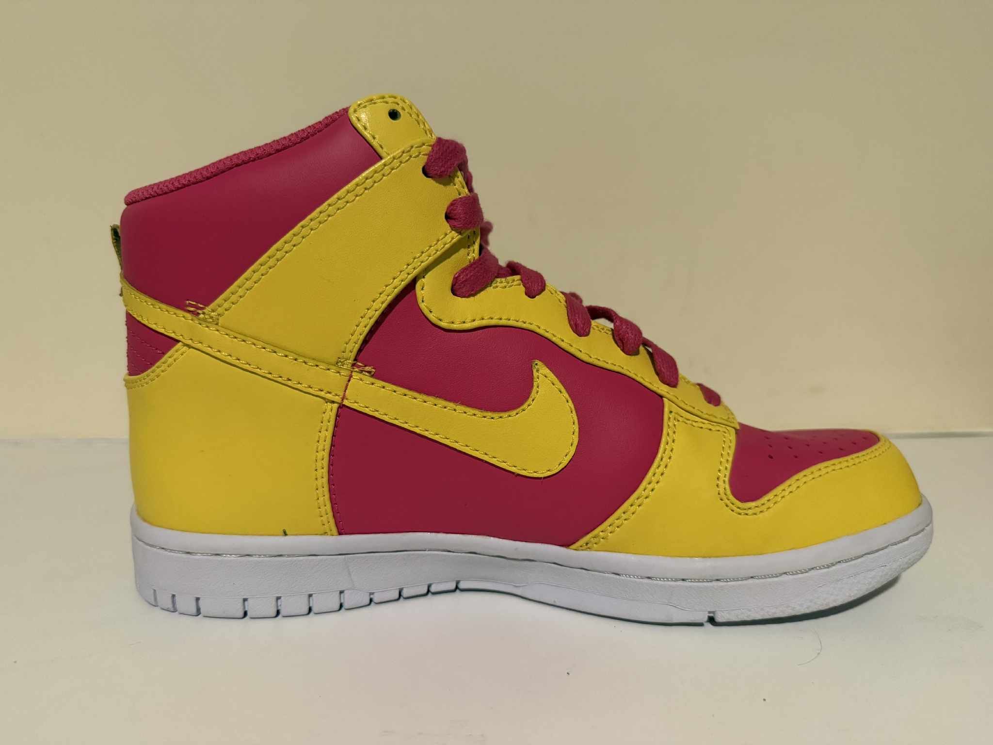 Fragment Design × Nike Nike Fragment Design x Dunk High City Pack - London Size US 7 / EU 40 - 7 Thumbnail