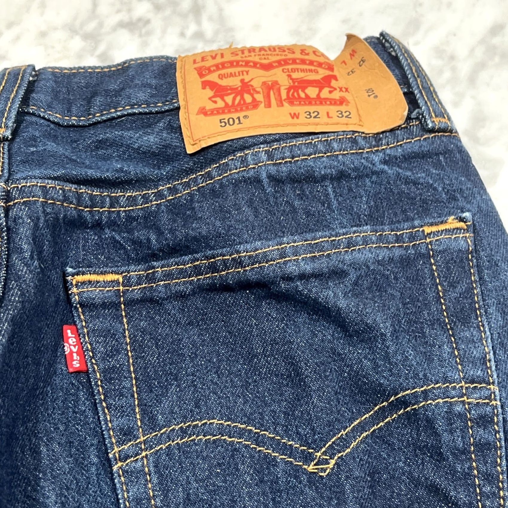 Levi's Levi’s 501 Jeans Men 32x32 Button Fly Denim Jeans 29x28 Blue Regular Rise Mid 5-Pocket Size US 32 / EU 48 - 5 Thumbnail