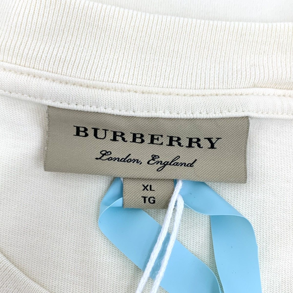 Burberry Burberry Off-White Letter Print Crew Neck T-shirt K26WX Size US XL / EU 56 / 4 - 5 Thumbnail