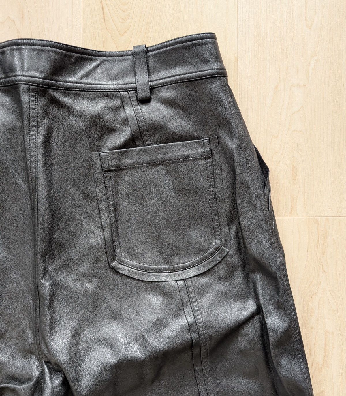 CHENPENG Black Cocoon Shaped Faux-Leather Pants Size US 32 / EU 48 - 6 Thumbnail