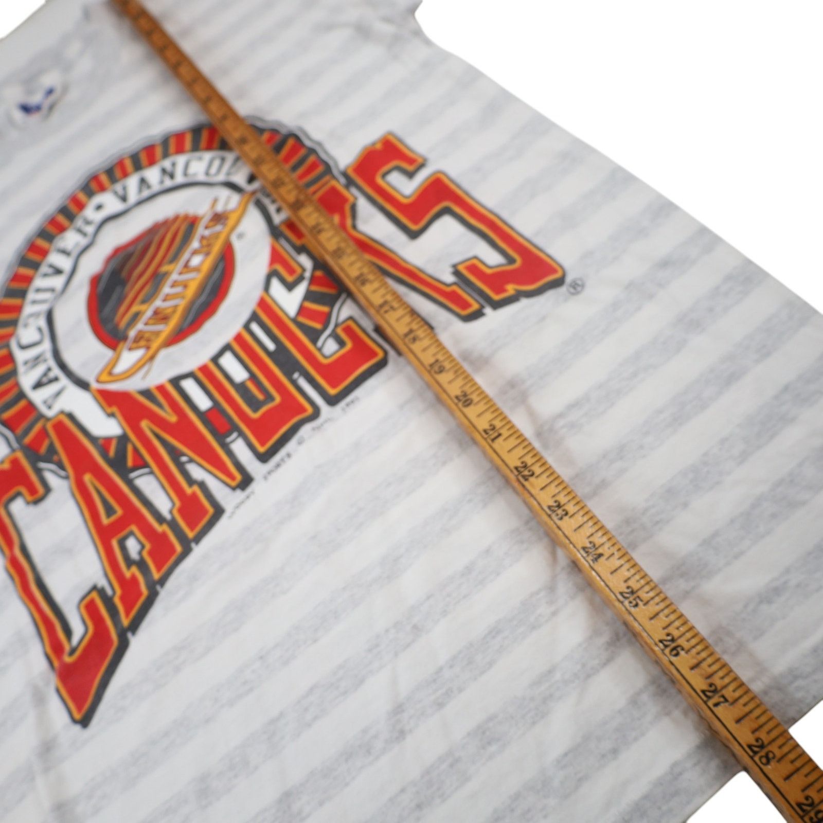NHL × Vintage VTG 90s Woody Sports Vancouver Canucks Hockey Graphic Shirt Size US L / EU 52-54 / 3 - 9 Thumbnail