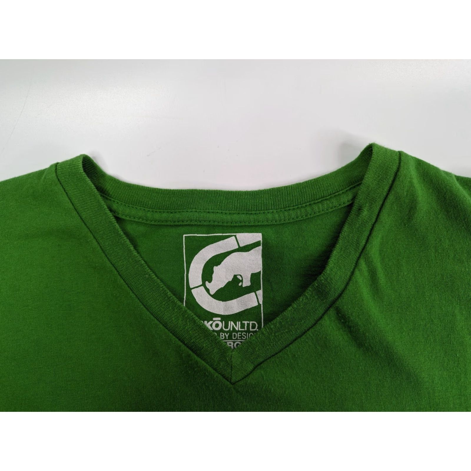 Ecko Unltd. VINTAGE Ecko Unltd. NYC 1972 Issue Tee Shirt Green V-Neck Men 3XL Shirt Mens Streetwear Size US XXL / EU 58 / 5 - 6 Thumbnail