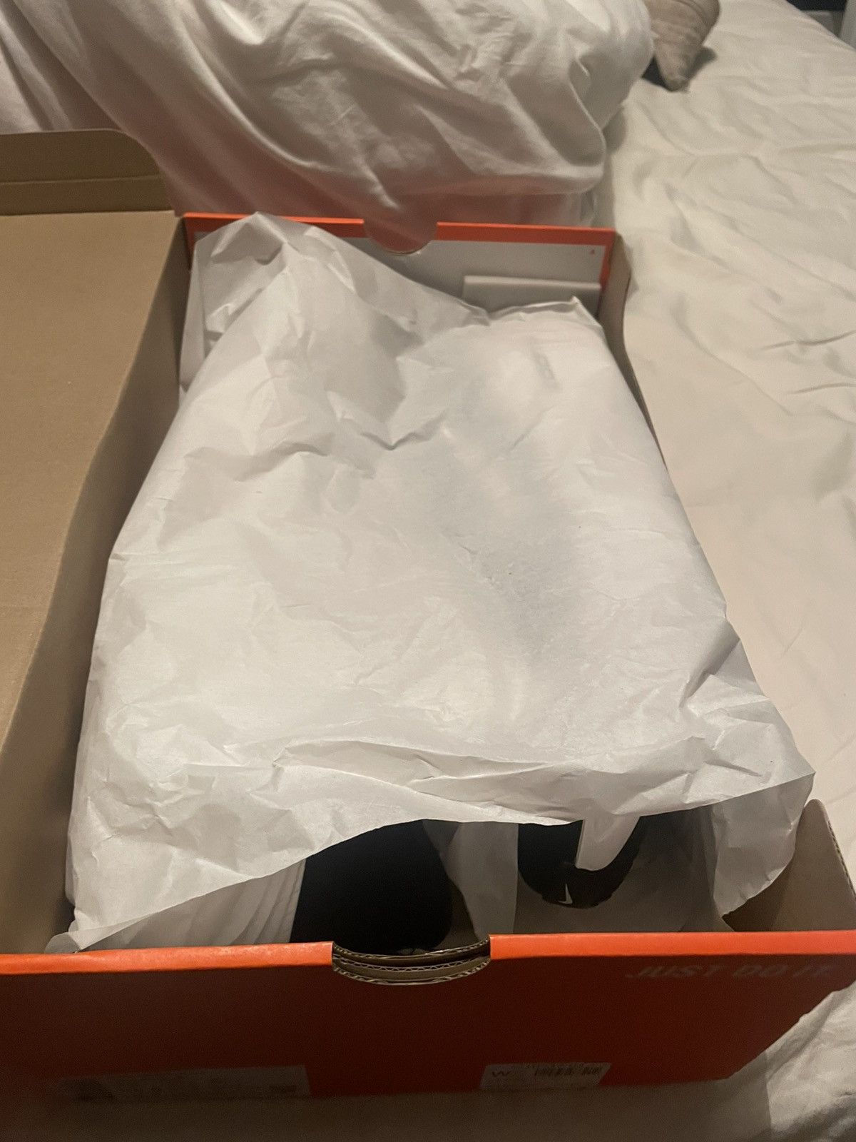 Nike Nike Vomero 18 Plus, Black and White, size 12 UK Size US 13 / EU 46 - 14 Thumbnail
