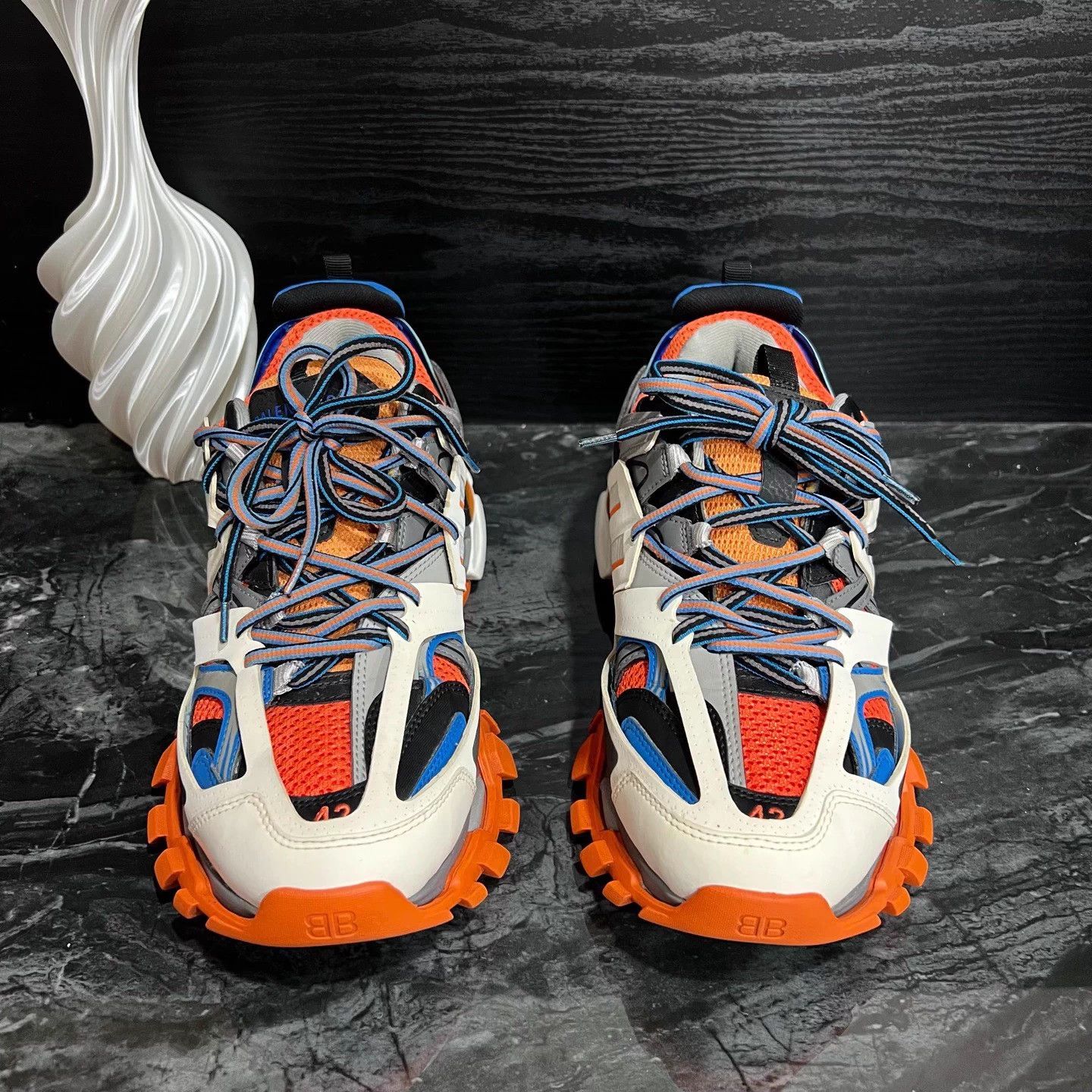 Balenciaga Balenciaga Track Dad Shoe White Orange 42 Size US 9 / EU 42 - 2 Thumbnail