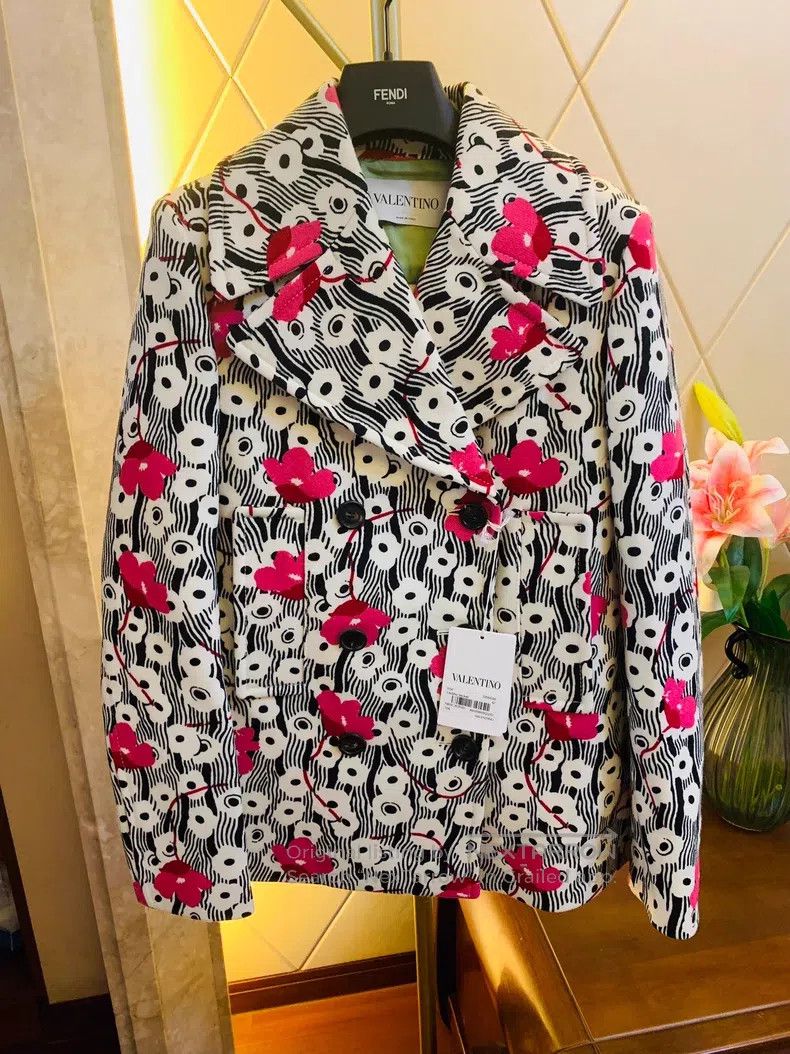 Valentino Valentino coat Size XS / US 0-2 / IT 36-38 - 1 Thumbnail