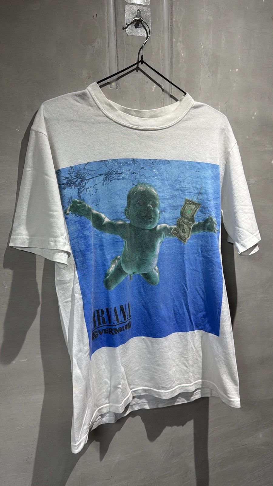 Vintage Vintage 2002 nirvana nevermind tshirt Size US S / EU 44-46 / 1 - 3 Thumbnail