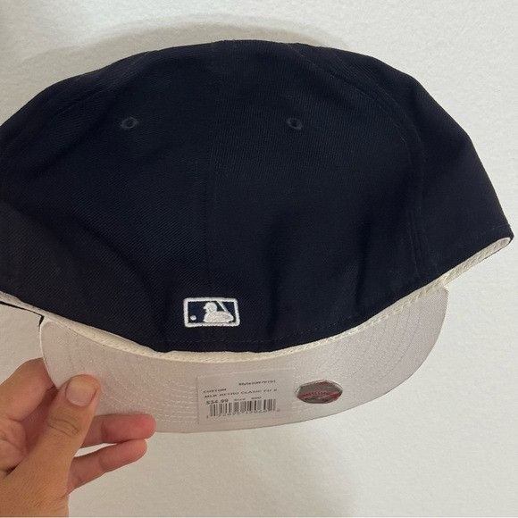 New Era New Era San Diego Padres 59FIFTY fitted hat Sz 8 Size ONE SIZE - 5 Thumbnail