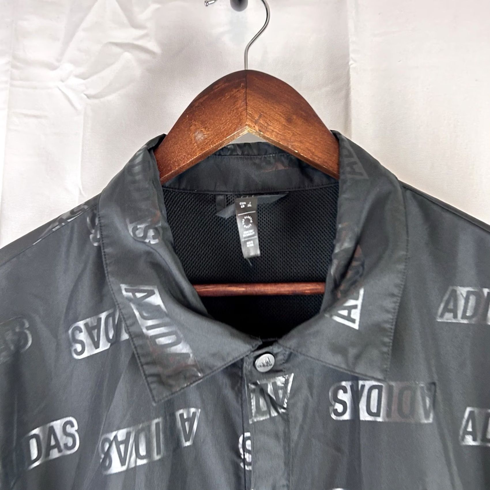 Adidas Adidas Embossed Woven Coaches Jacket Mens Large Black All Over Print IJ6434 Size US L / EU 52-54 / 3 - 3 Thumbnail