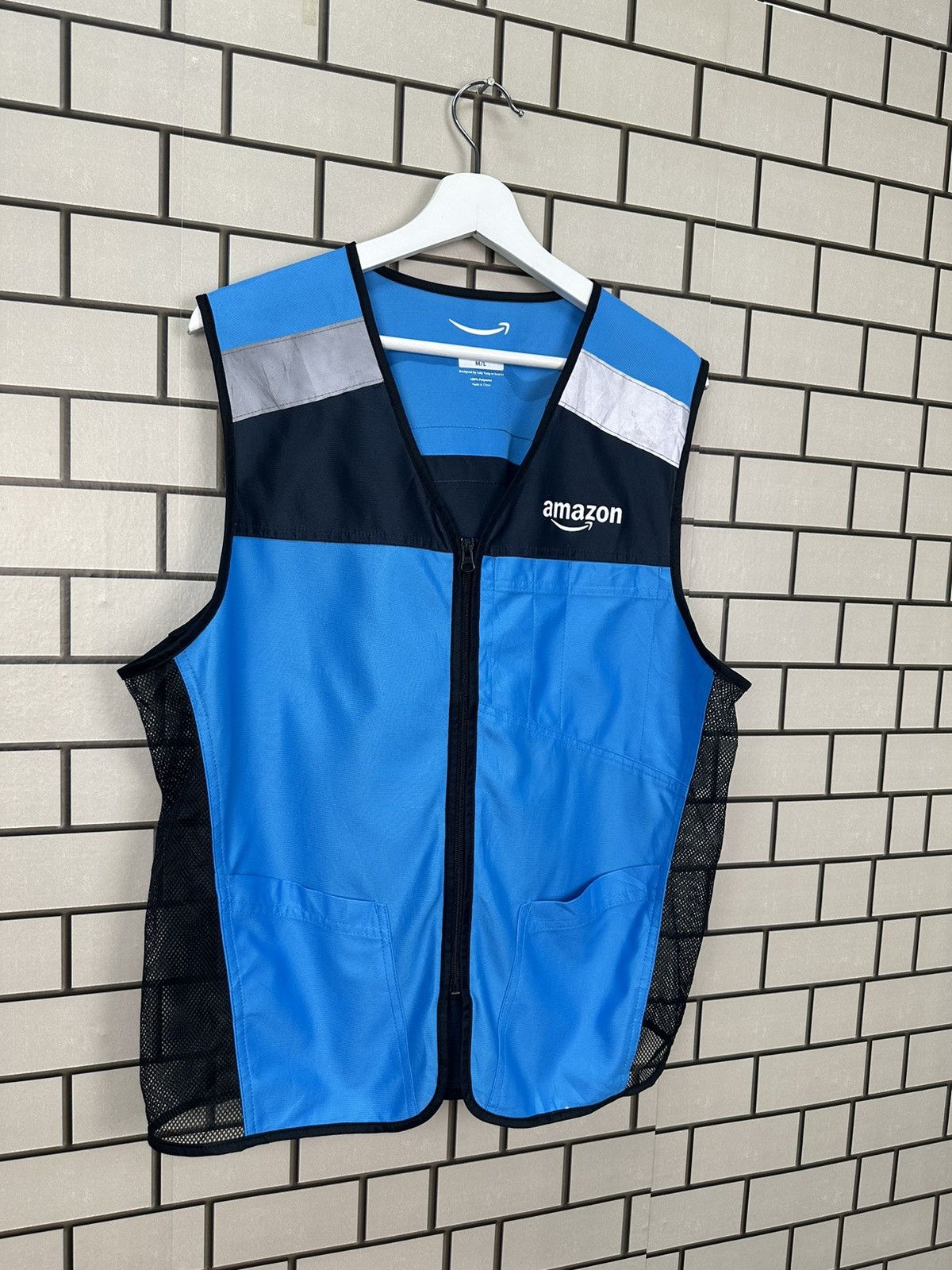 Other Amazon Employee Delivery Driver Reflective Work Vest M/L Size US M / EU 48-50 / 2 - 3 Thumbnail
