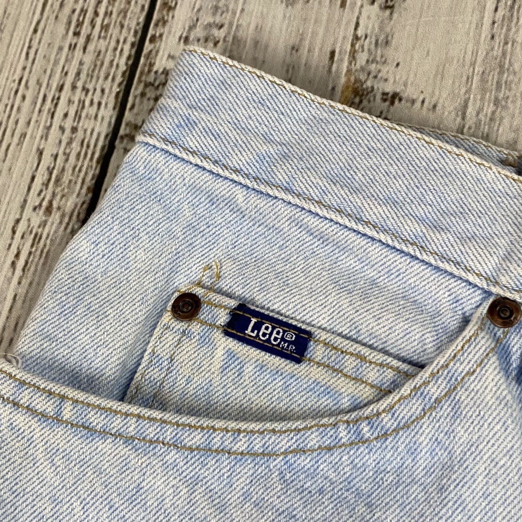 Lee VINTAGE Lee Classic Fit Jeans 38x30 Men Light Wash Blue 90s Denim United States Size US 38 / EU 54 - 4 Thumbnail