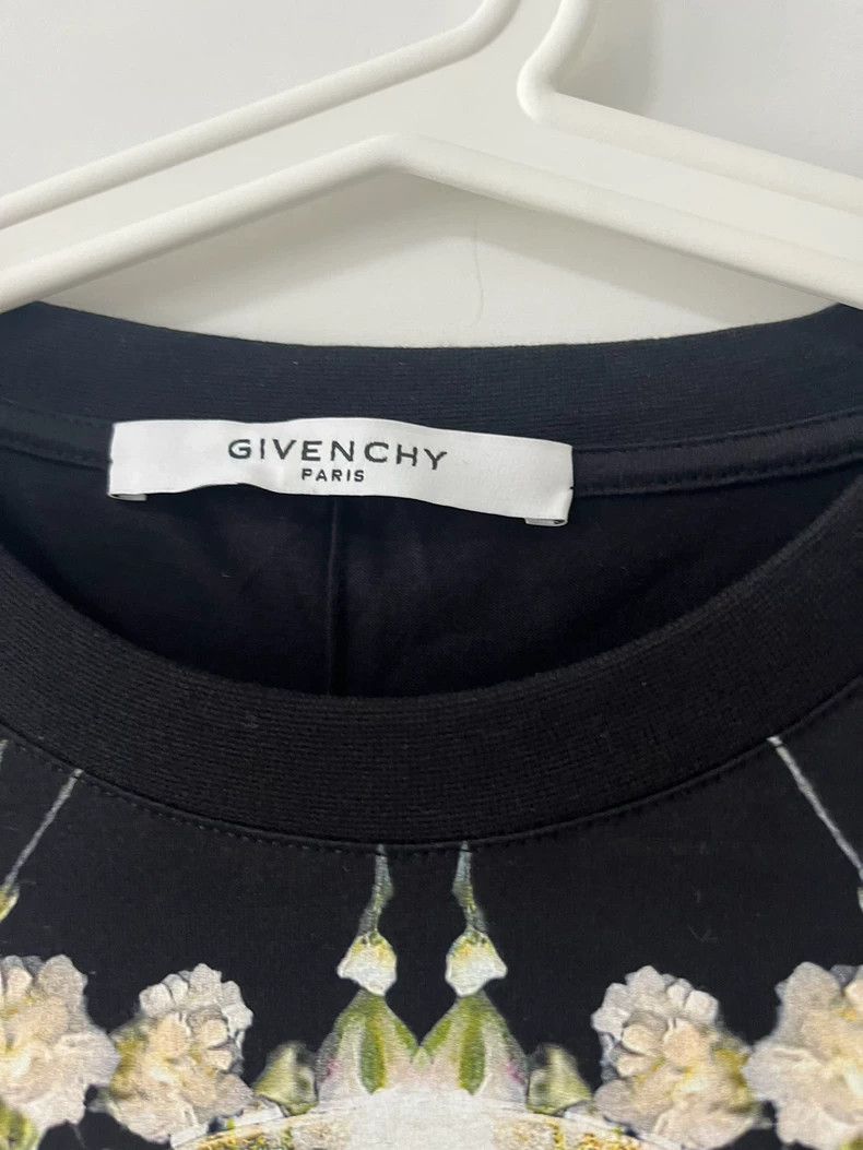 Givenchy Givenchy Short Sleeve T-Shirt 2506-Nextarrow Size US M / EU 48-50 / 2 - 3 Thumbnail