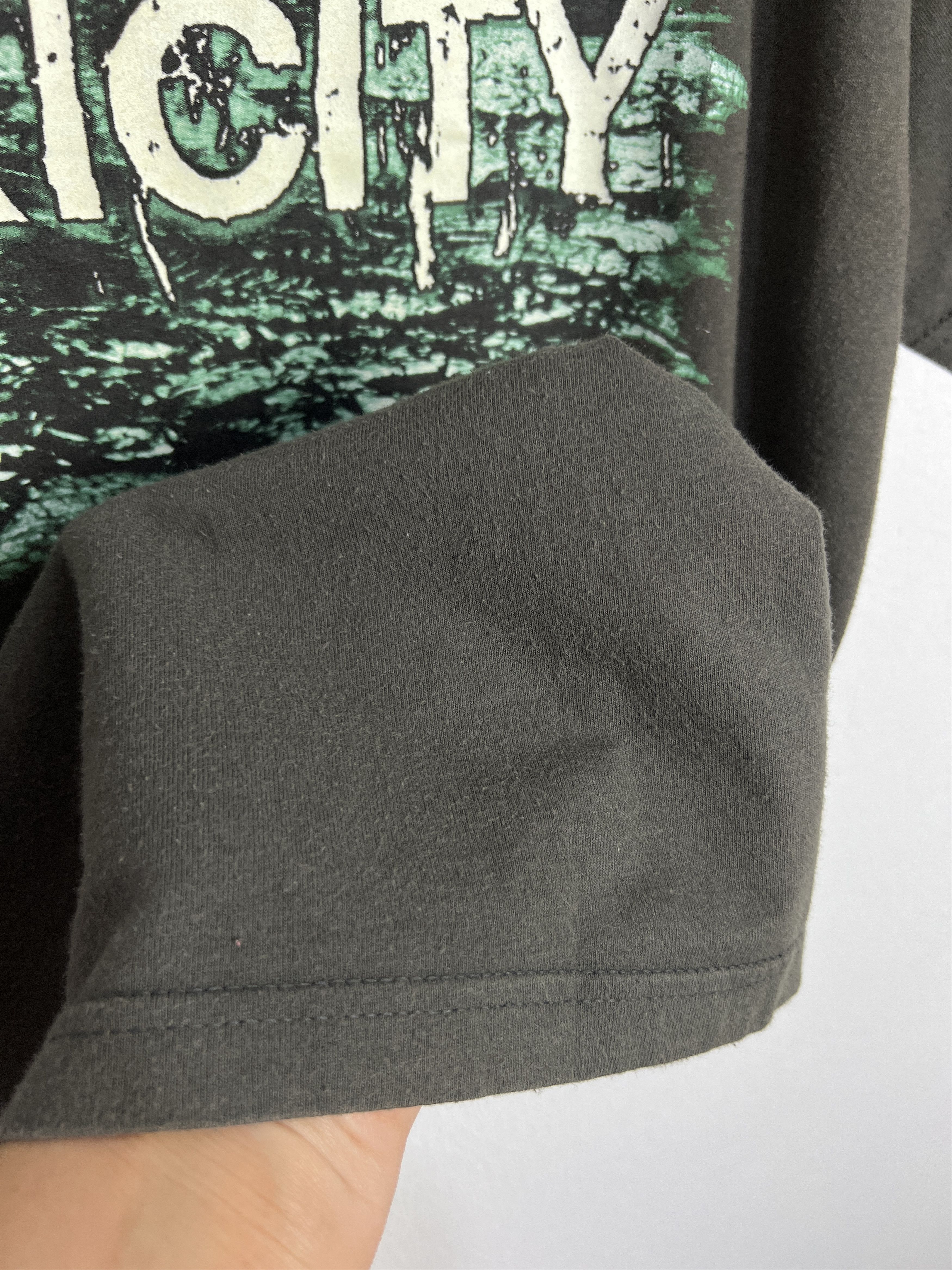 Vintage Vintage SOAD System Of A Down Toxicity Over Print Shirt Size US M / EU 48-50 / 2 - 10 Thumbnail