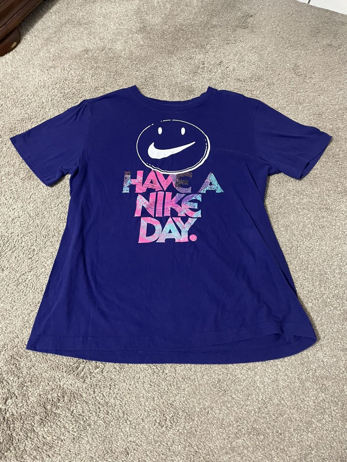 Nike Have A Nike Day Smile Graphic T Shirt Women’s Size Medium Size M / US 6-8 / IT 42-44 - 2 Thumbnail