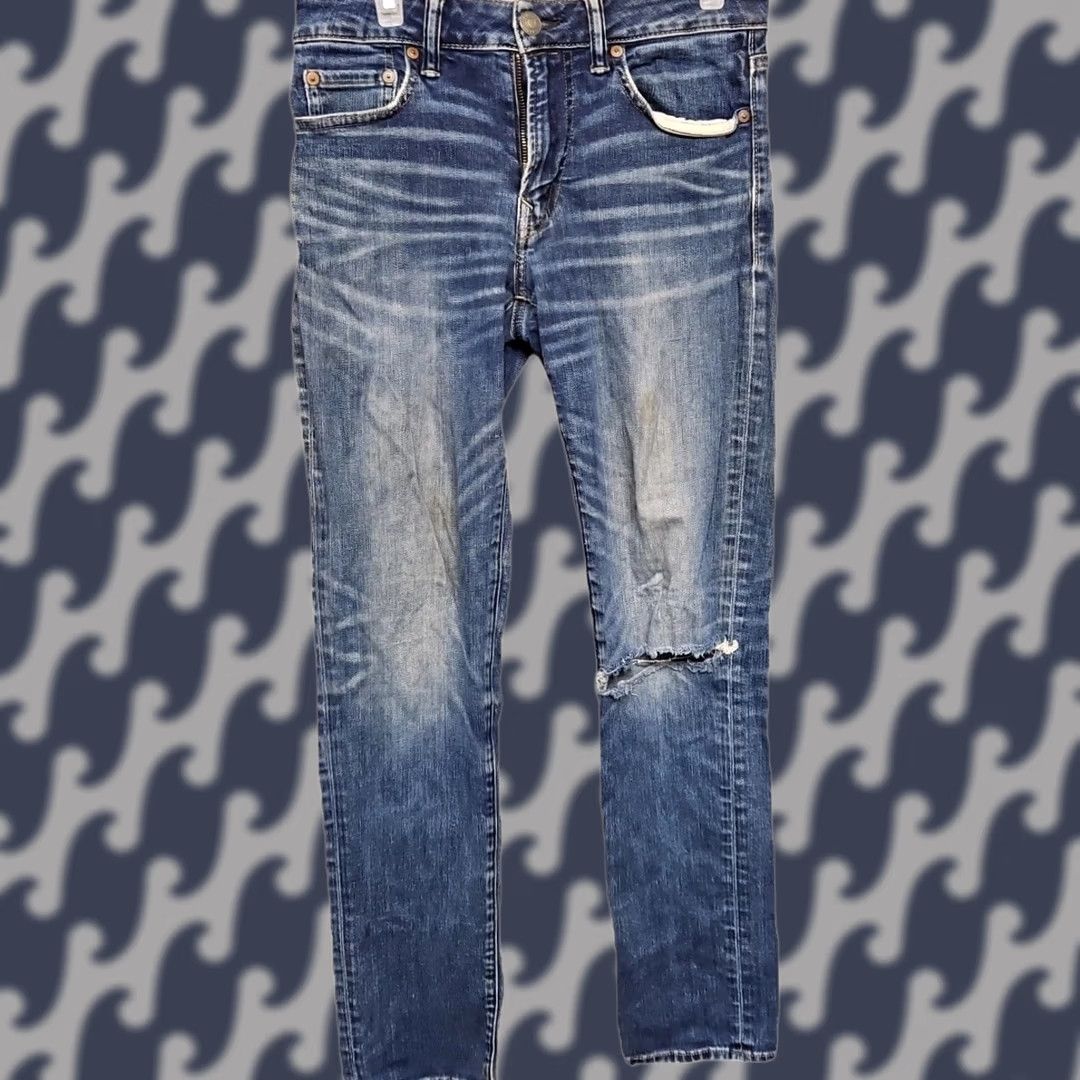 American Eagle Outfitters American Eagle Outfitters Jeans Women 29x32 Straight Denim Distressed Knee Low Rise Blue Jeans Women Regular Fit 29in Inseam Low Rise Distressed Knee Size 26" / US 2 / IT 38 - 1 Thumbnail