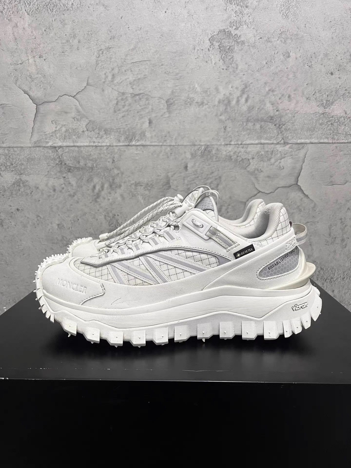Moncler MONCLER Trailgrip GTX Sneakers K34 Size US 7 / EU 40 - 2 Thumbnail