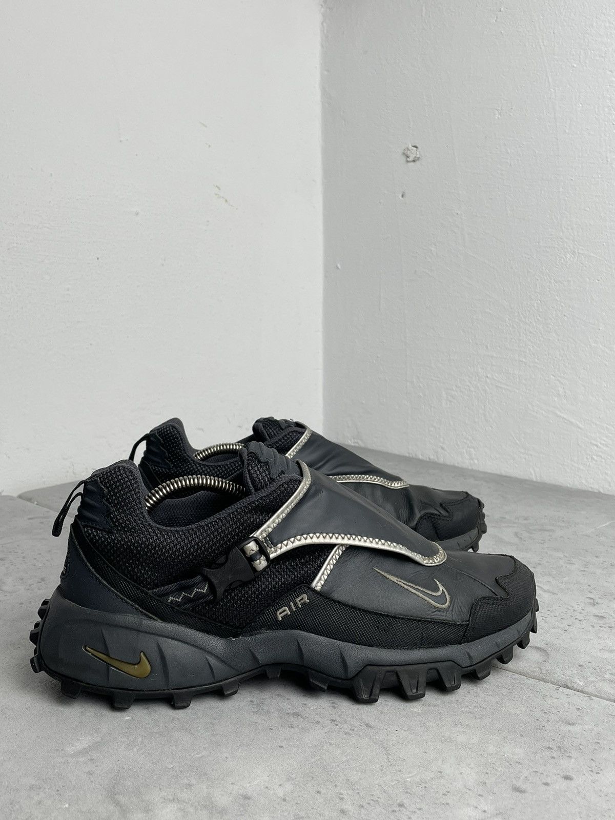 nike acg retro sneakers