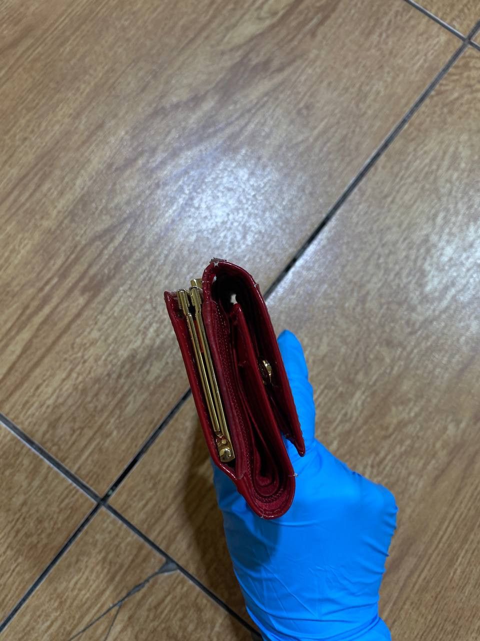 Versace Vintage luxury Versace Wallets logo red Y2K Size ONE SIZE - 10 Thumbnail