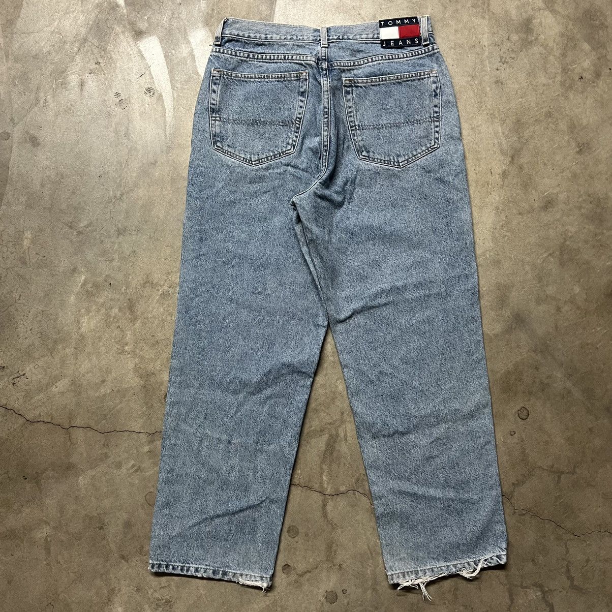 Tommy Hilfiger × Vintage Vintage 2000’s Tommy Hilfiger BAGGY Wide-Leg Denim Jeans Size US 34 / EU 50 - 1 Thumbnail