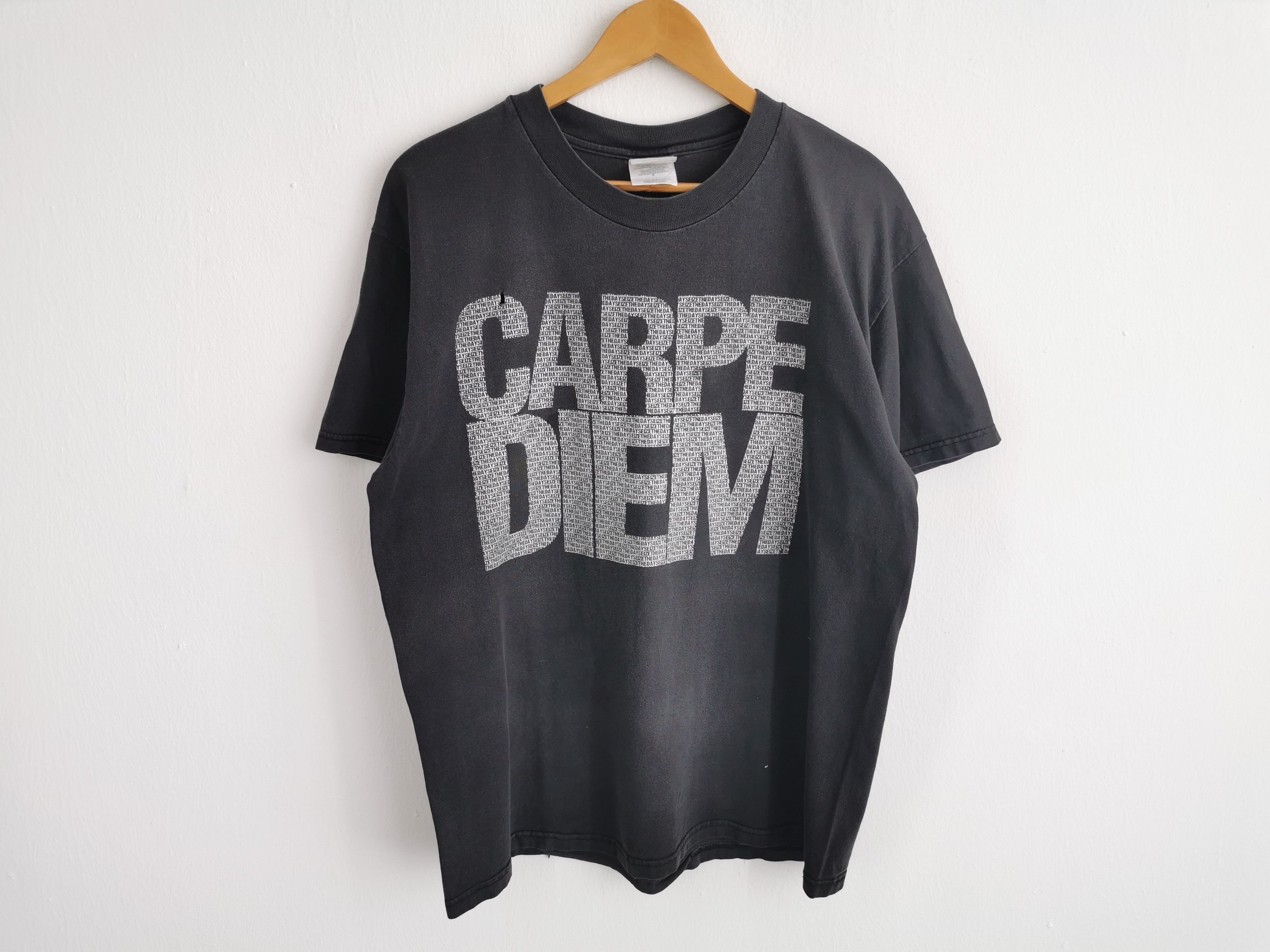Band Tees Distressed Vtg Saxon Carpe Diem "Seize The Day" Band Tee Size US M / EU 48-50 / 2 - 2 Thumbnail